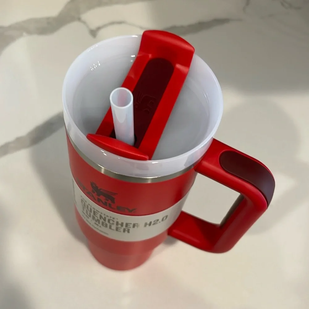 Stanley - 30 oz. LAVA (red) Quencher H2.0 Flowstate Tumbler w/Handle - NWT!